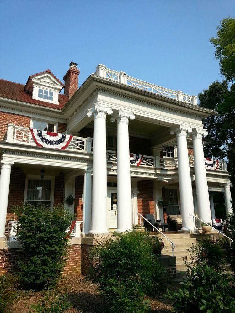 Boxley Place Inn Louisa Exterior photo