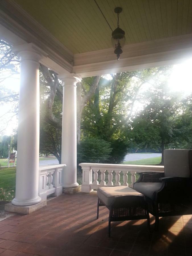 Boxley Place Inn Louisa Exterior photo